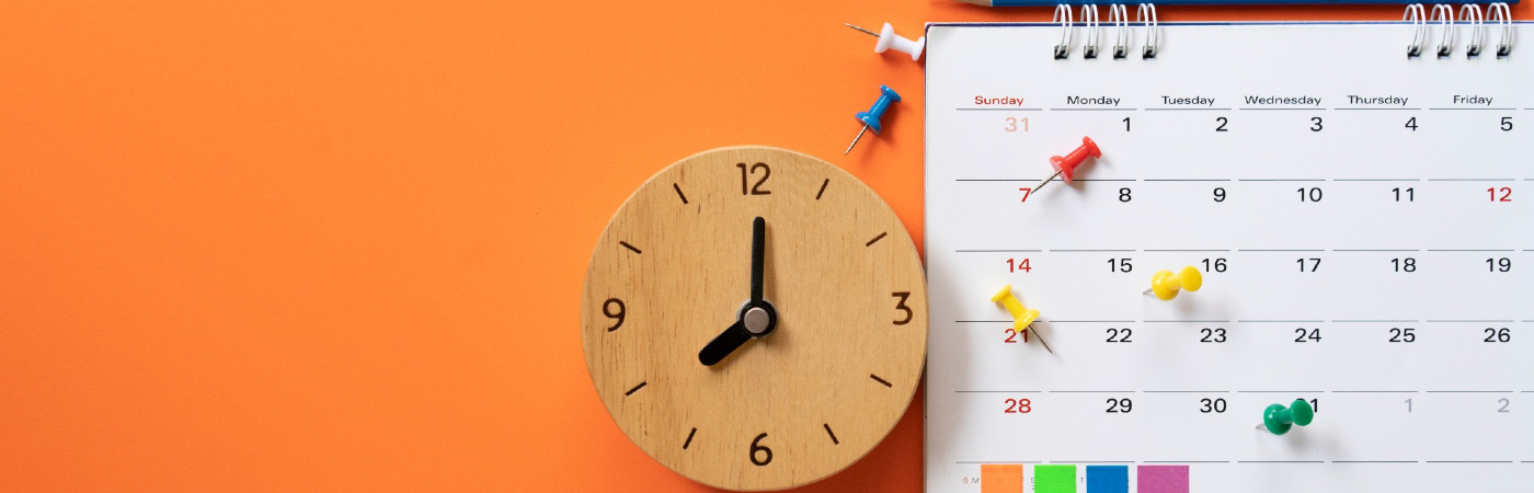 Calendar with a clock